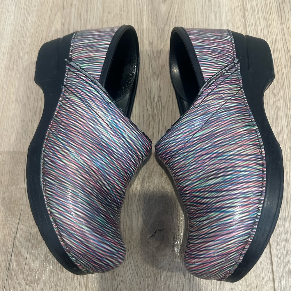 Dansko Metallic Rainbow Stripe Clogs Women's Sz 40 EU 10-10.5 US Shoes Career - Picture 6 of 12